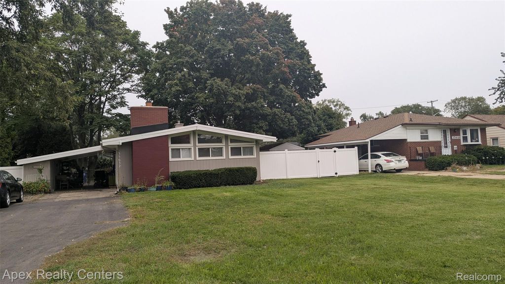 35632 Palmer Road, Westland