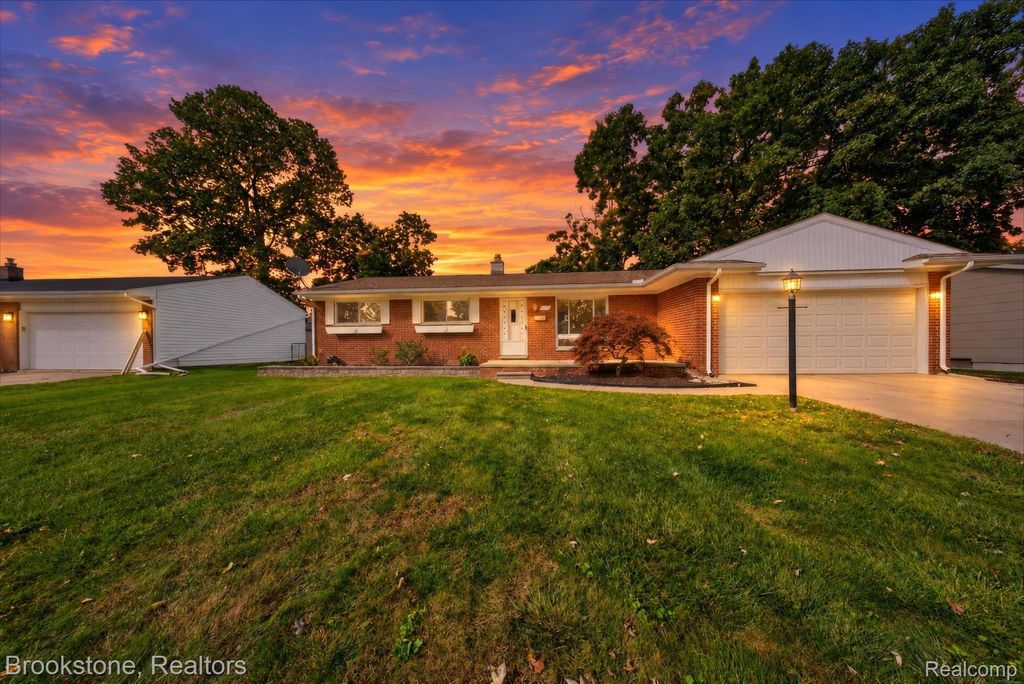 3953 Percy King Road, Waterford charter township