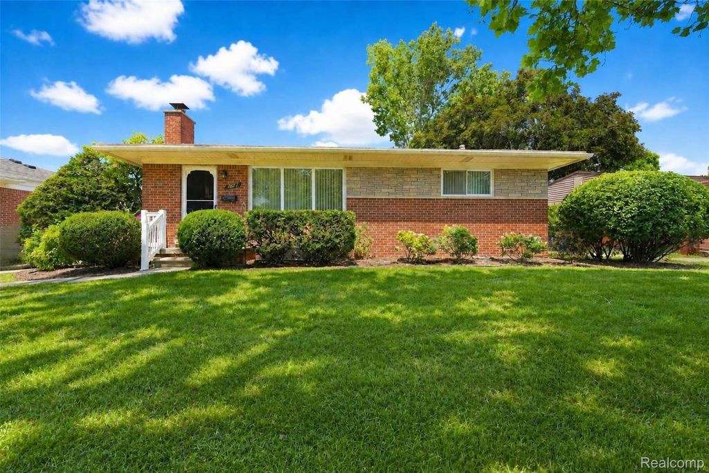 7677 Terri Drive, Westland