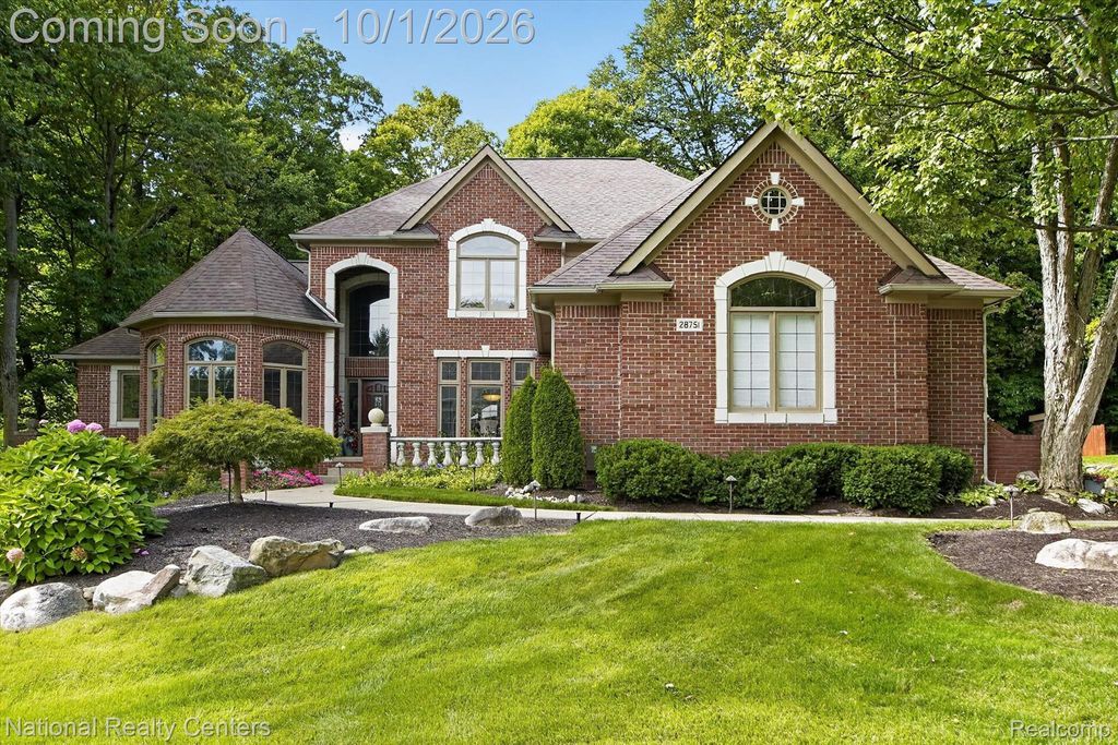 28751 Wintergreen, Farmington Hills