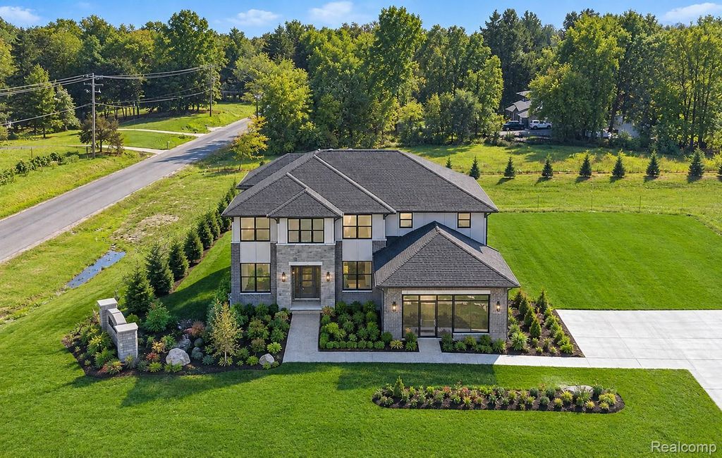 13268 Cousins Court, Washington