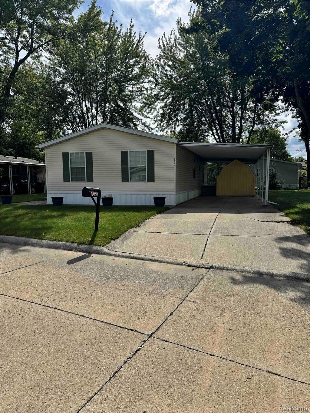 6061 Country Way N, Saginaw