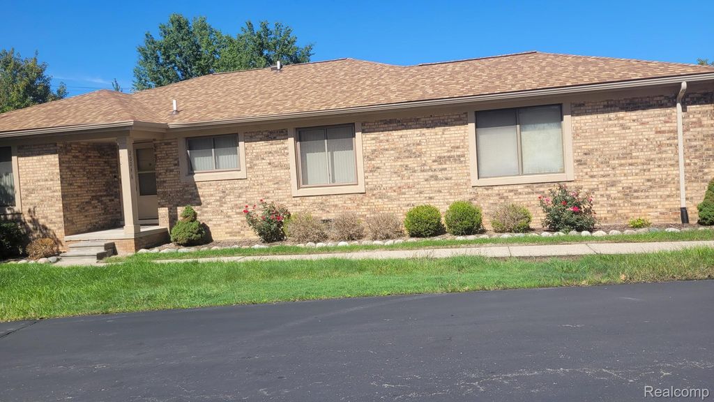 20246 Evergreen Meadows Road 22, Southfield city
