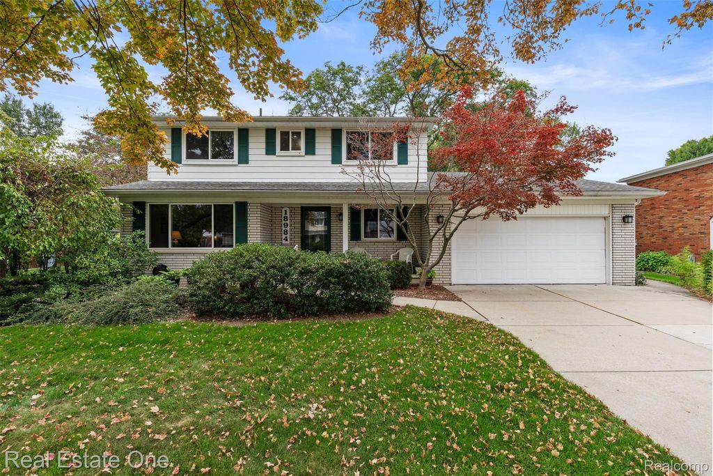 18984 Briarwood Lane, Clinton Twp
