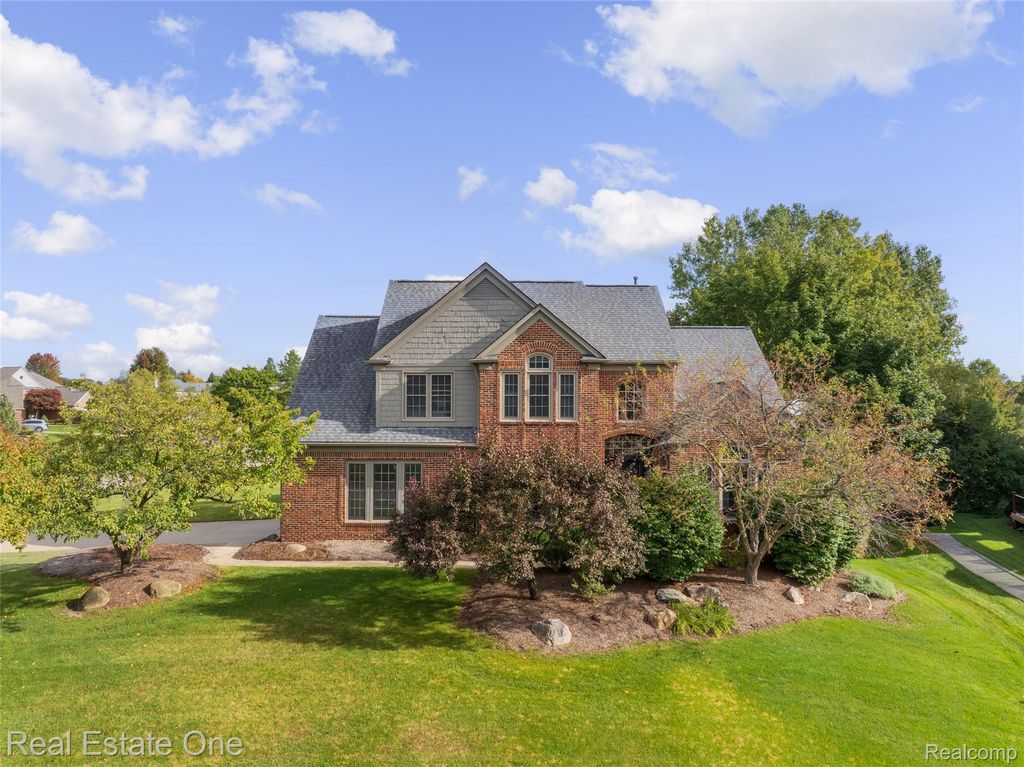3876 S Creek Drive, Rochester