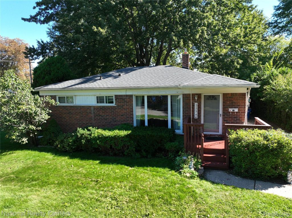 22344 Logue Avenue, Warren