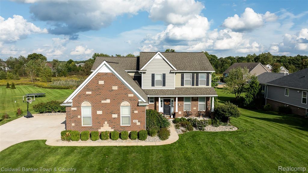 352 Daubony Drive, Brighton