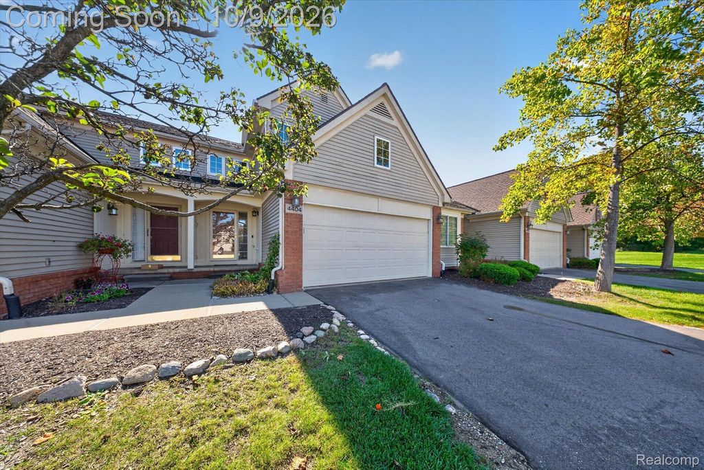 4404 Willow View Court, Howell