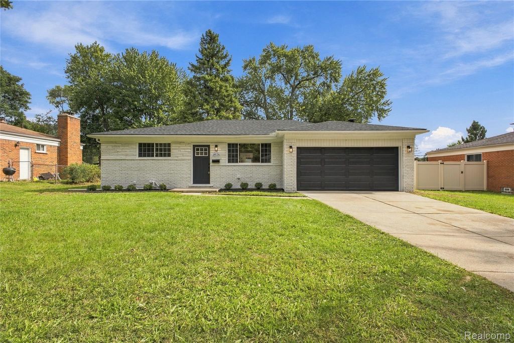 28128 Berkshire Drive, Southfield
