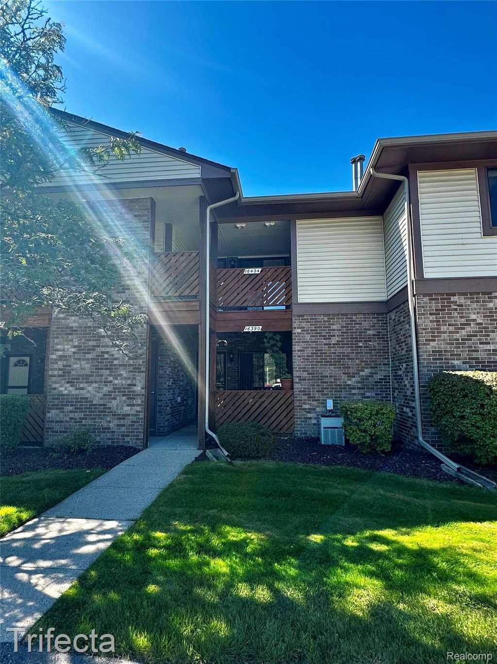16404 Clarkson Drive, Fraser