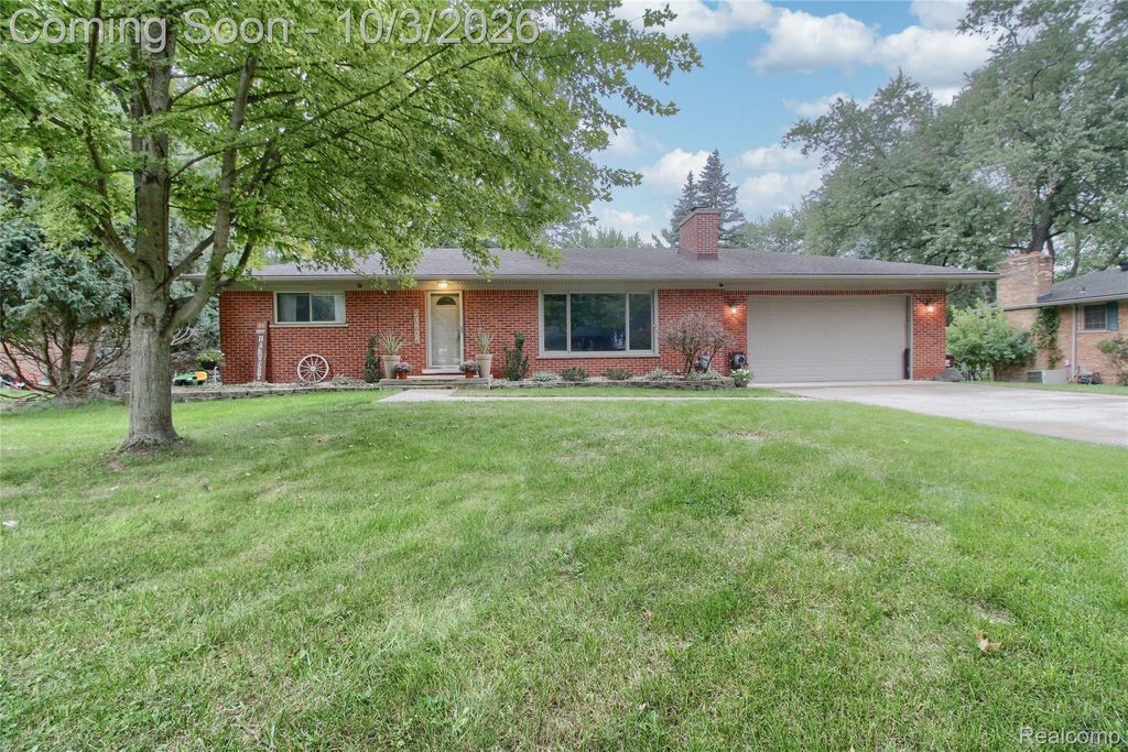 23805 Huron River Drive, Rockwood