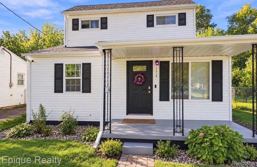 1318 Wells Street, Burton