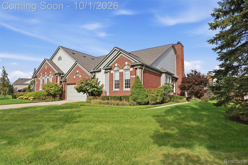 16997 Sycamore Court 106, Northville