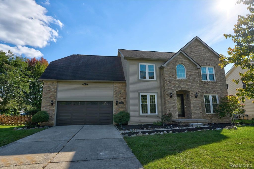 8251 N Port, Grand Blanc
