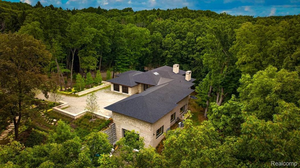3075 High Hillcrest Drive, Howell