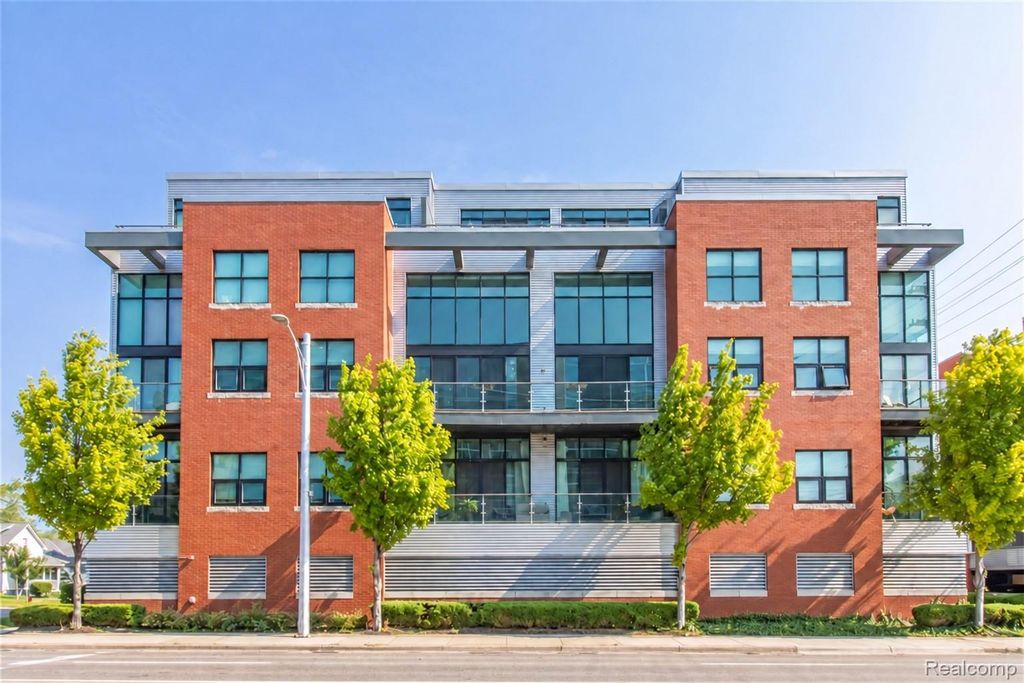 100 Center Street 302, Royal Oak
