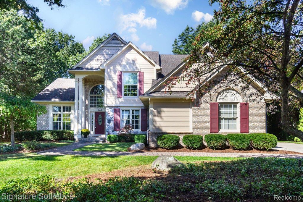 7250 Aaronway Drive, West Bloomfield