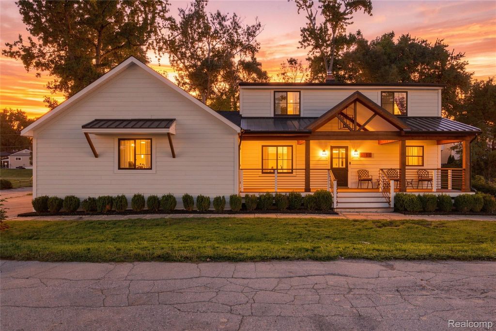 5150 Cheyenne Avenue, Waterford charter township