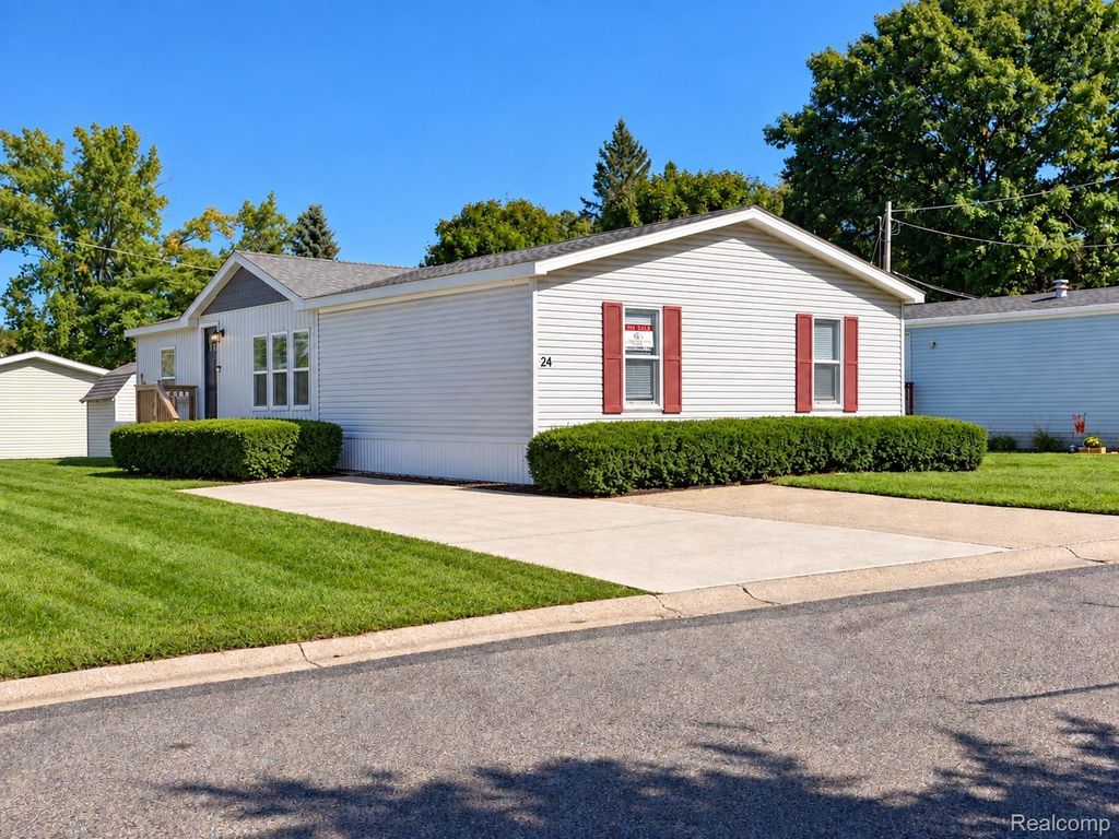24 Hill Drive, Fenton