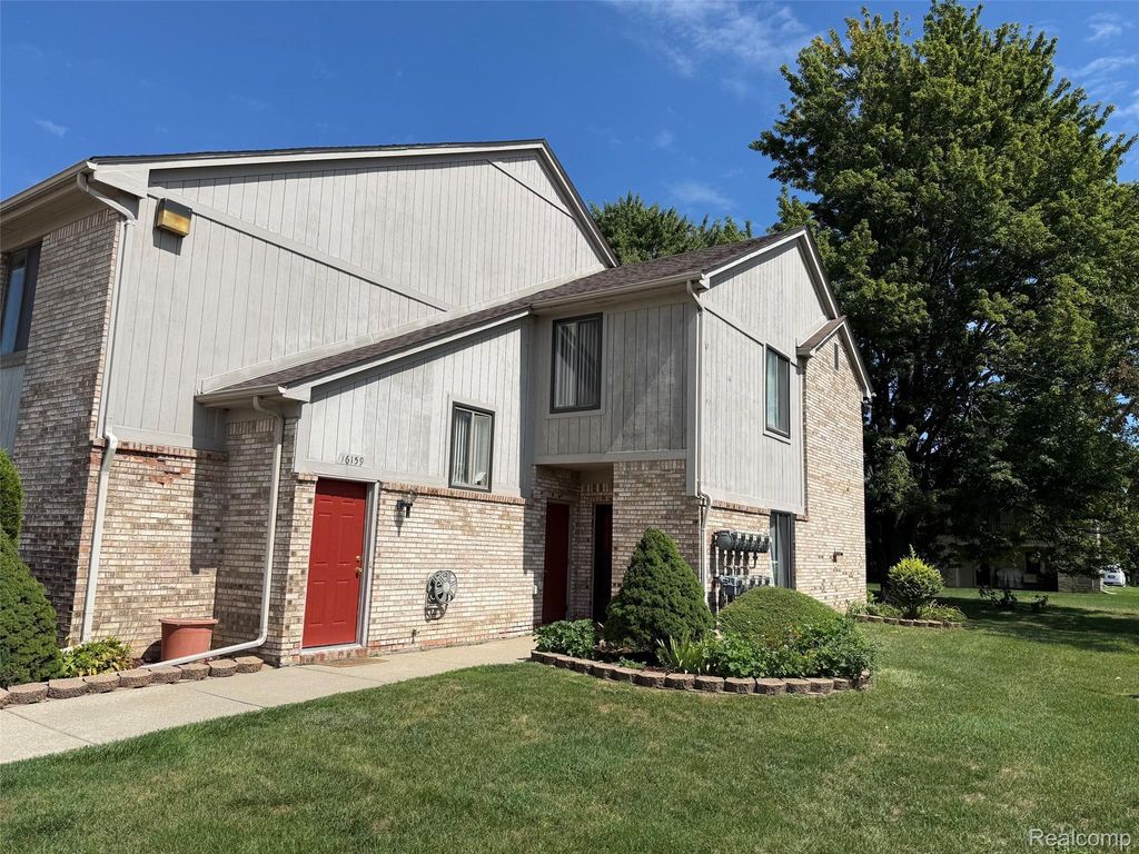 16149 Clarkson Drive, Fraser