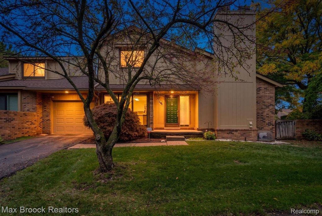 1624 South Hill Circle 14, Bloomfield Hills