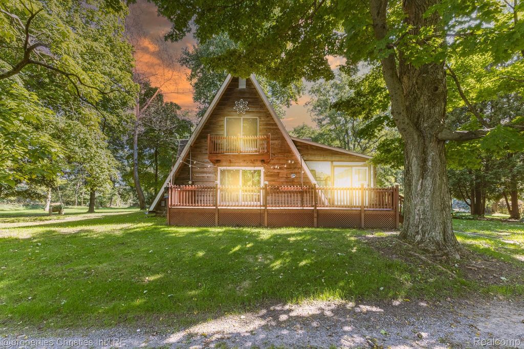 8825 Hanover Road, Hanover