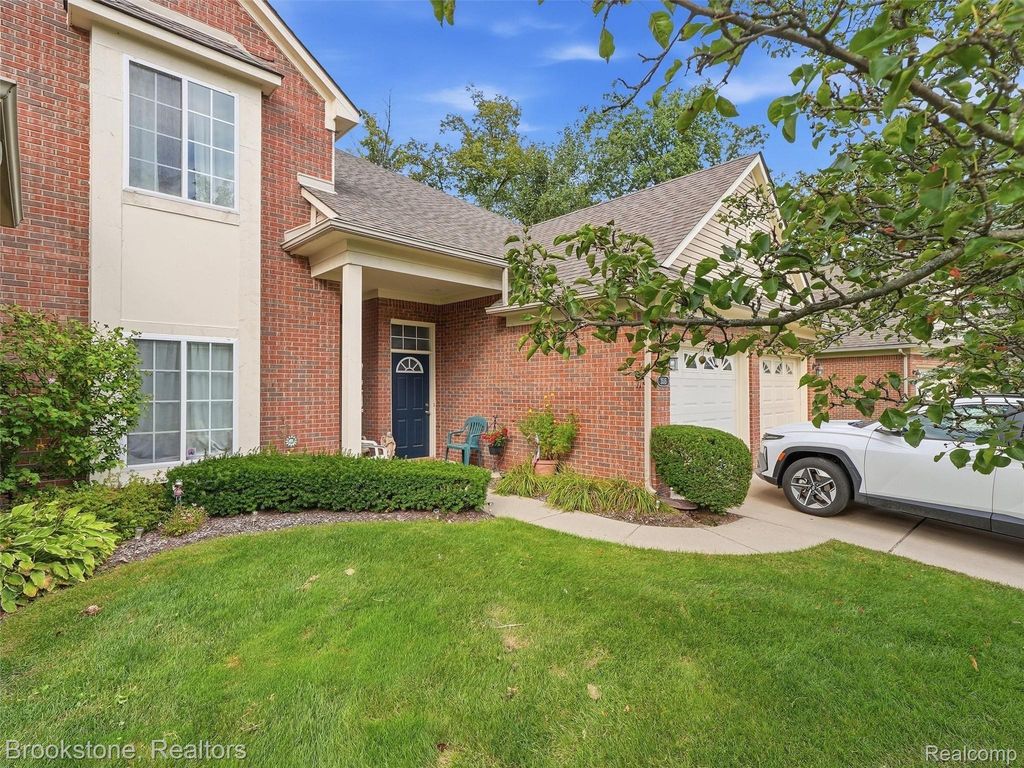 3497 Eagle Creek Drive, Shelby Twp
