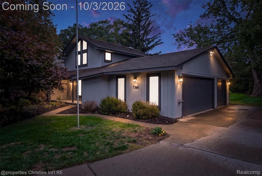 7568 Sweetbriar, West Bloomfield
