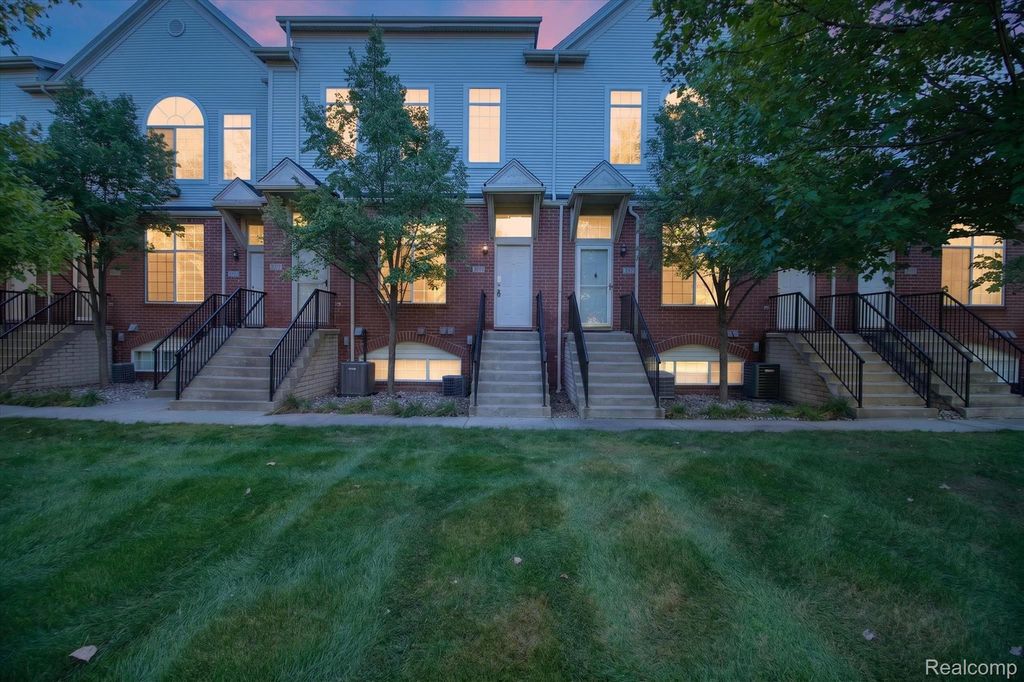 30770 Ardmore Court, Novi