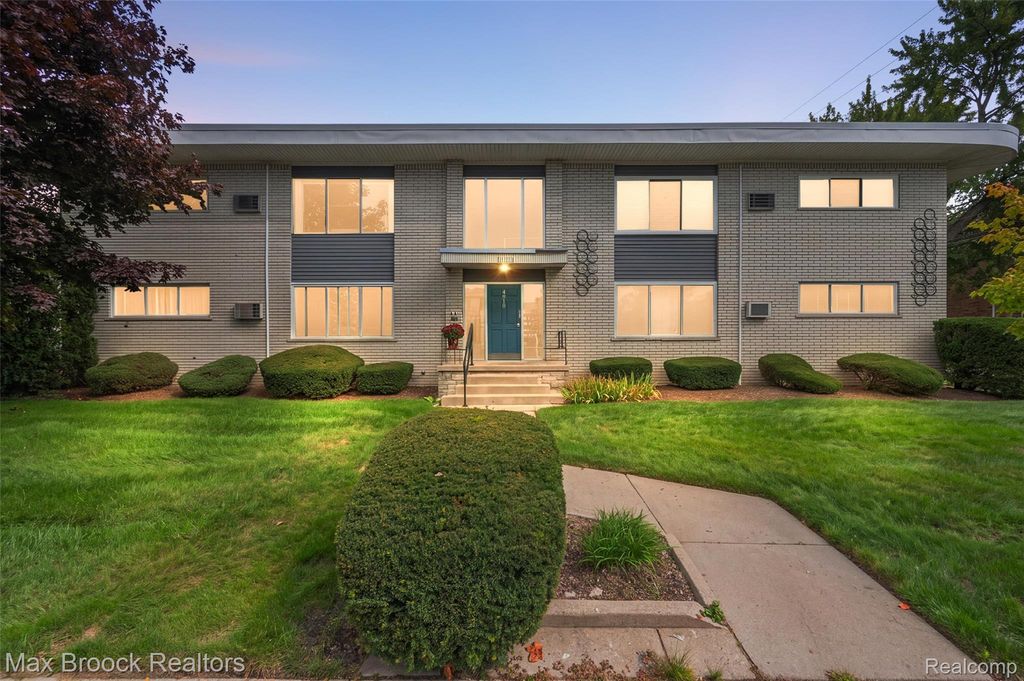 4810 Briarwood Avenue 5, Royal Oak
