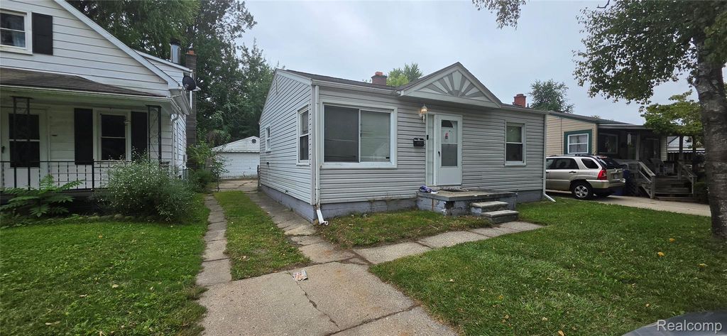 14292 Hendricks Avenue, Warren