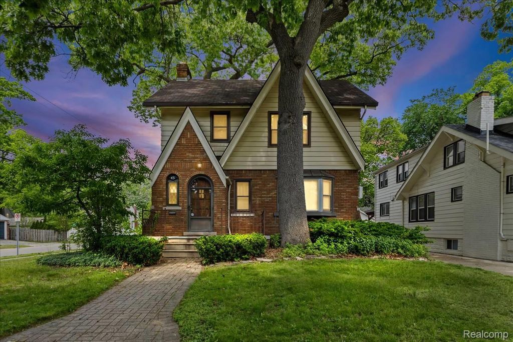 43 Wellesley Drive, Pleasant Ridge