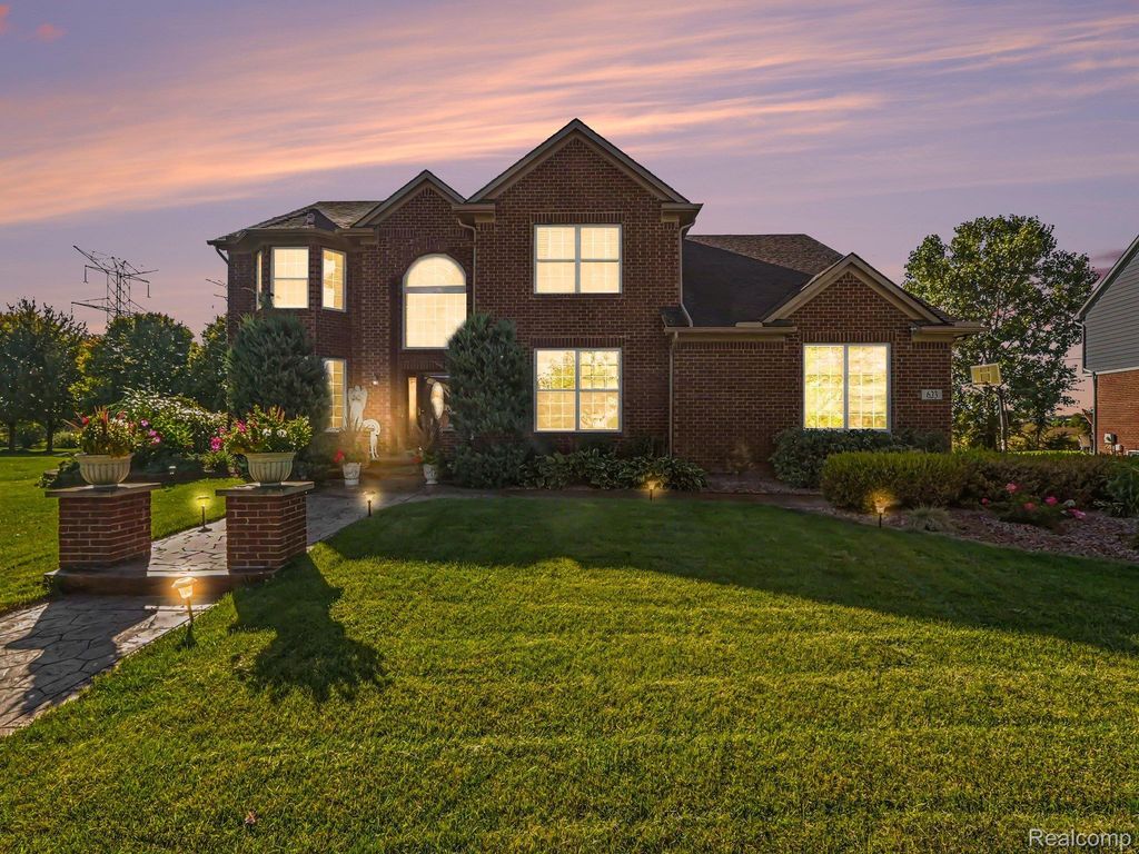 623 Ambleside Lane, Canton