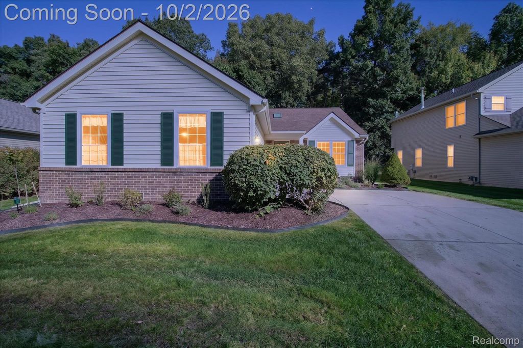 2697 Signature Circle, Pinckney