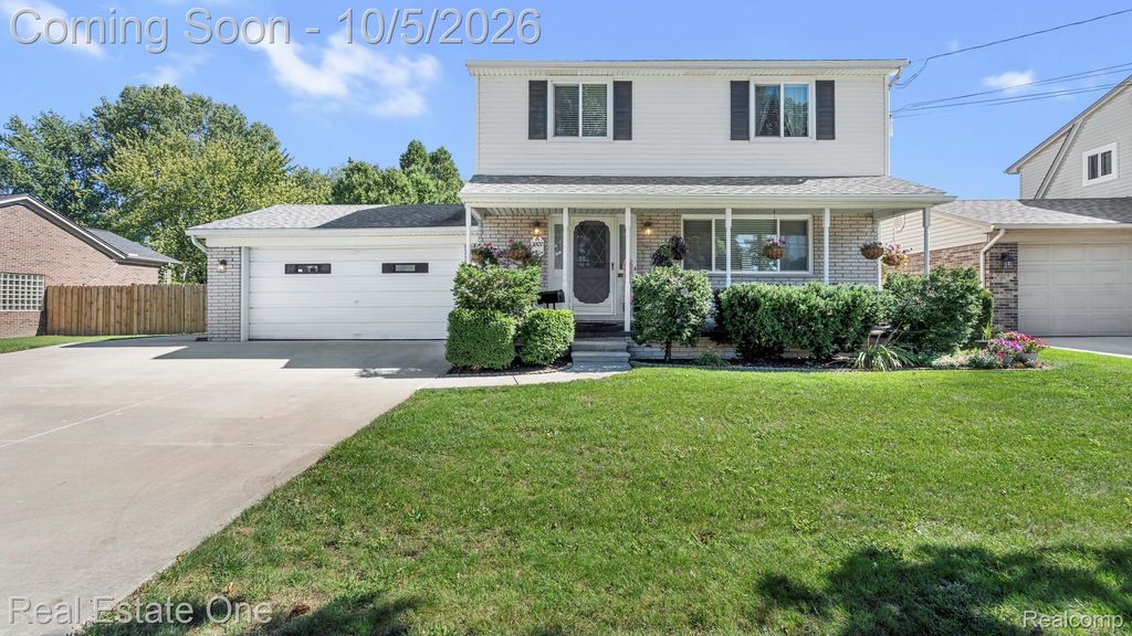 3807 River Drive, Lincoln Park