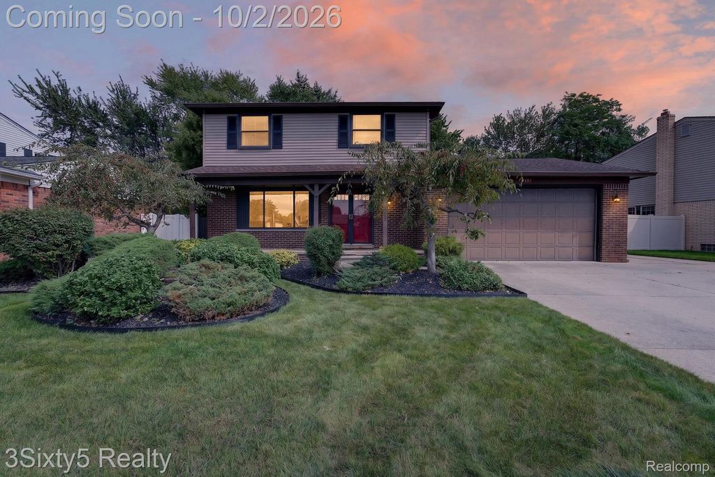 27423 Oakcrest Drive, Brownstown