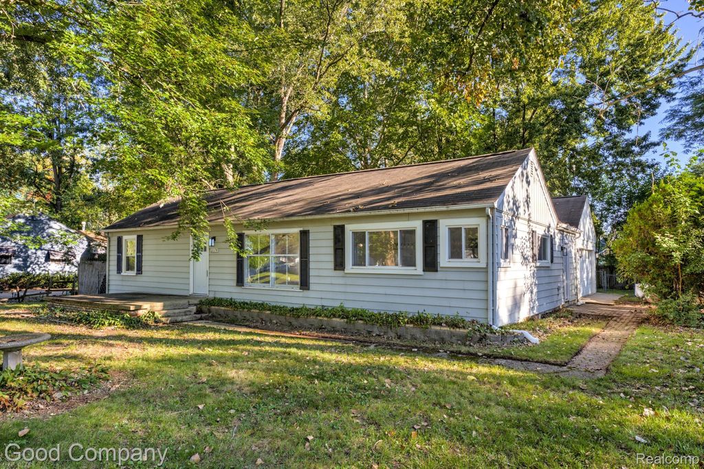 21174 Flanders Street, Farmington Hills