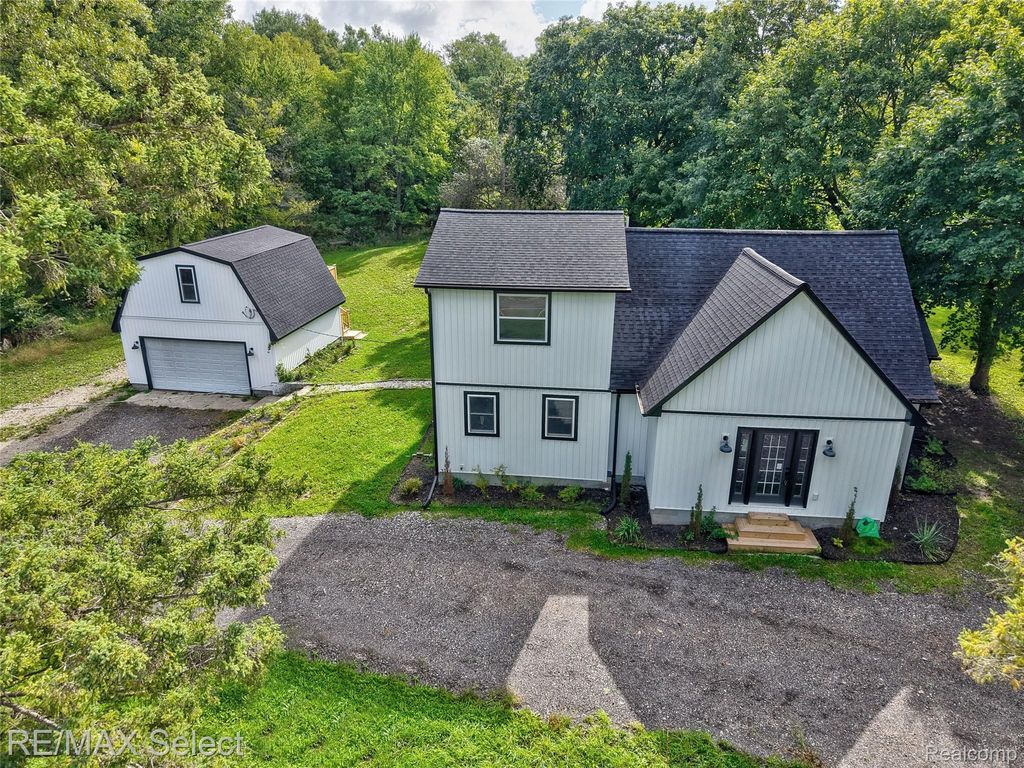 12111 Linden Road, Fenton charter township