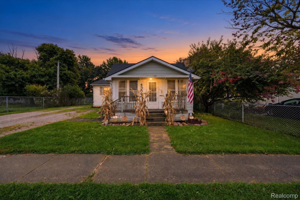 4350 Huron Street, North Branch