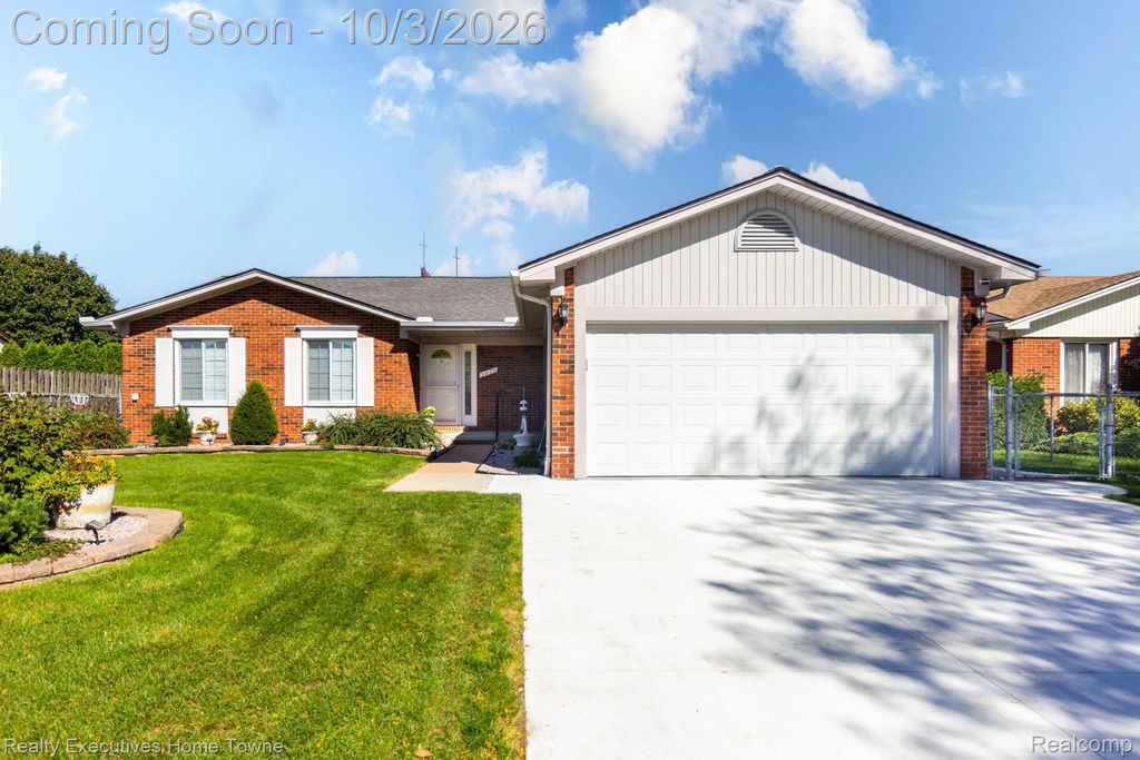 3025 Elphin Drive, Sterling Heights