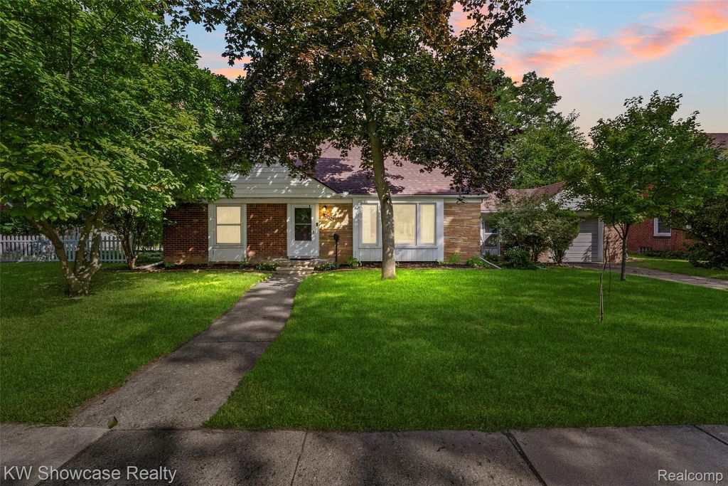 15086 Delaware Avenue, Redford