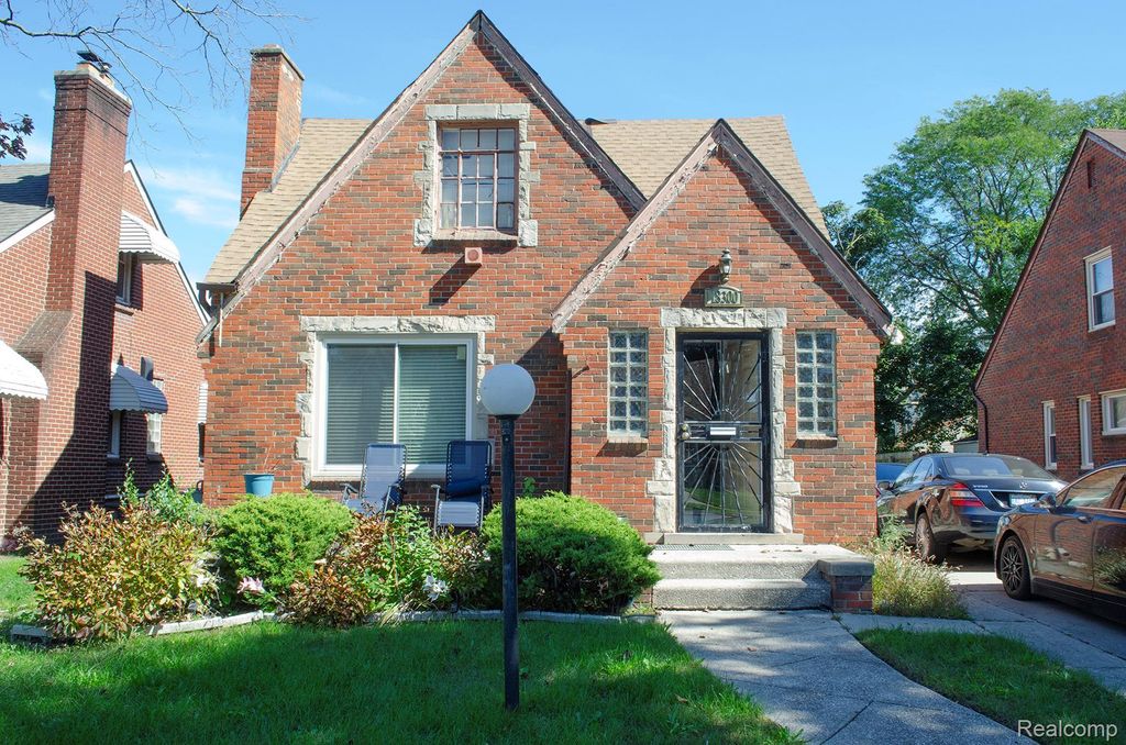 18300 Robson Street, Detroit