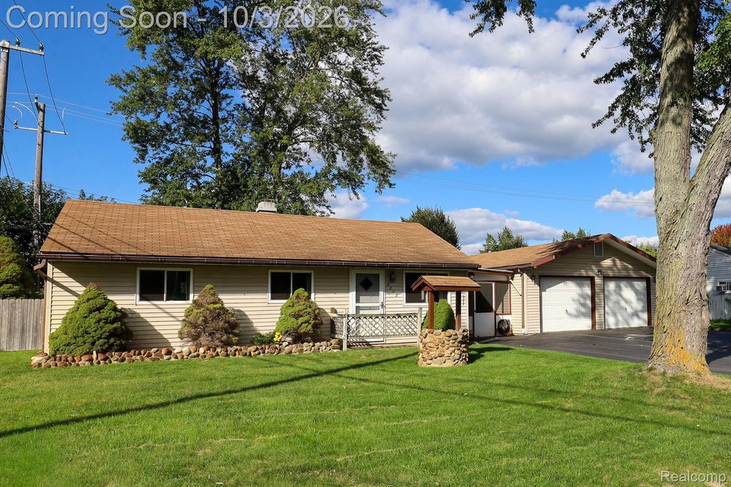 5072 Joangay Boulevard, Waterford