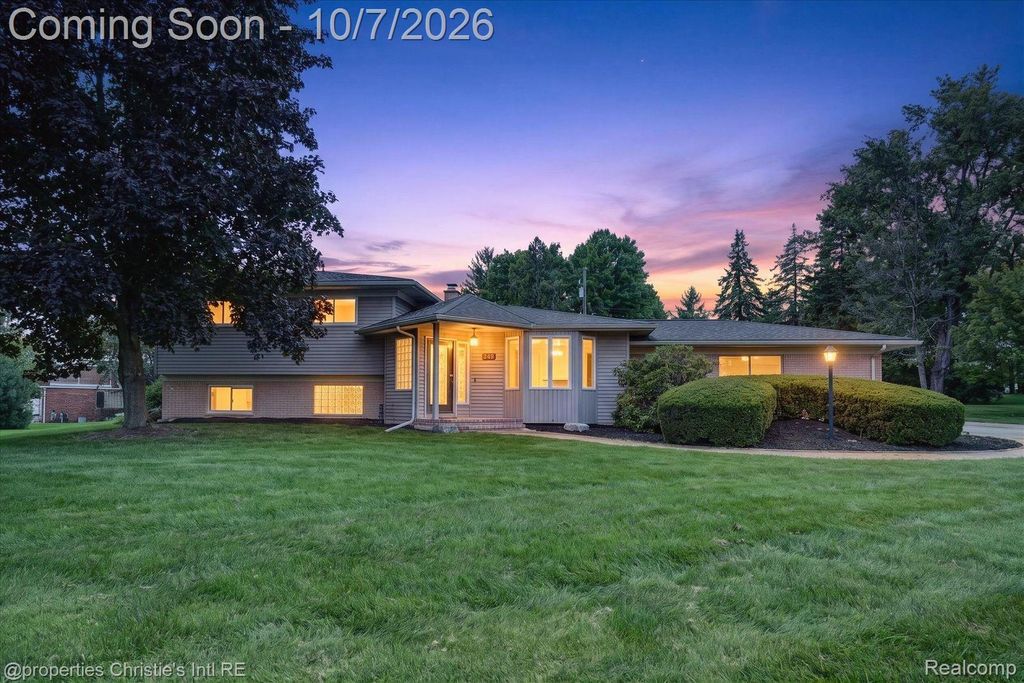 249 W Hurst Drive, Troy