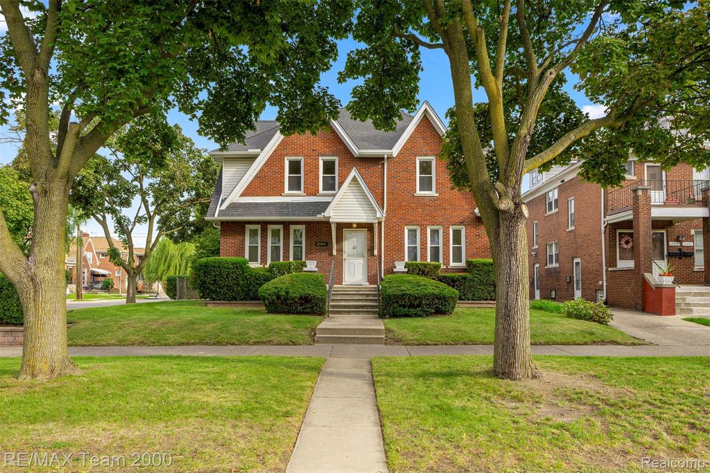 10460 S Morrow Circle, Dearborn