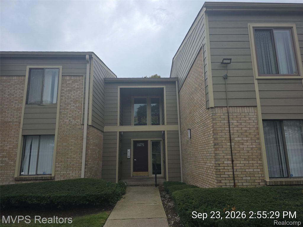 16275 W 9 Mile Road 102, Southfield