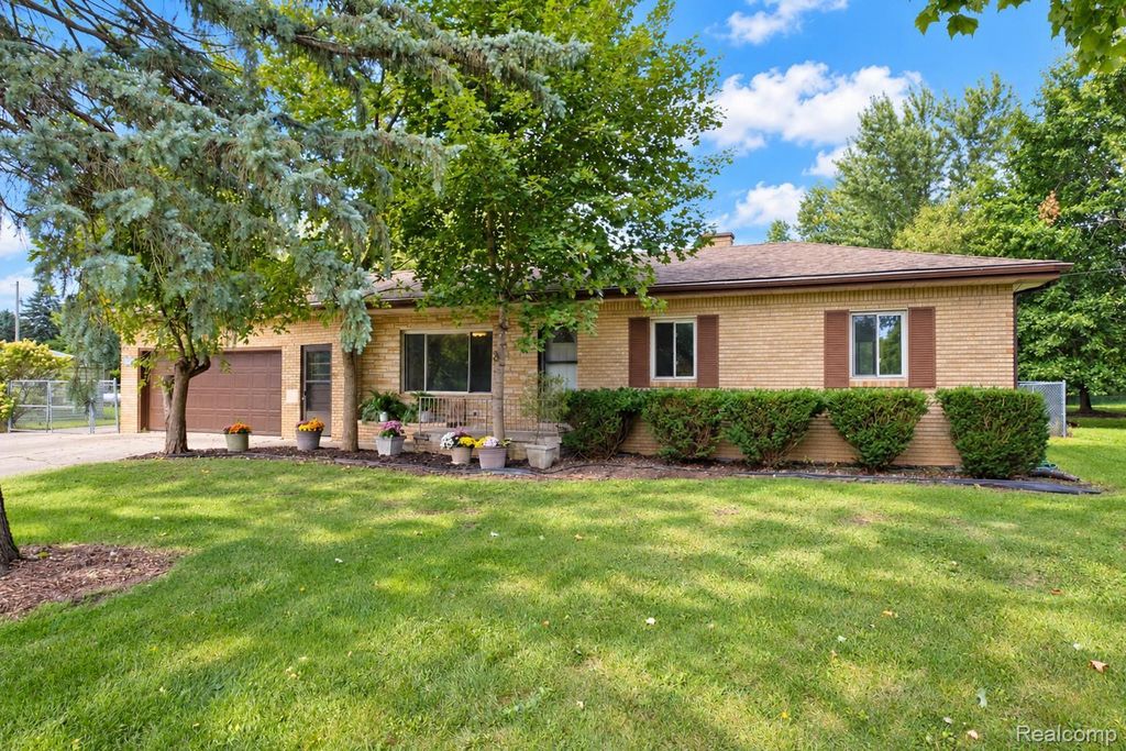 7230 Miller Road, Swartz Creek