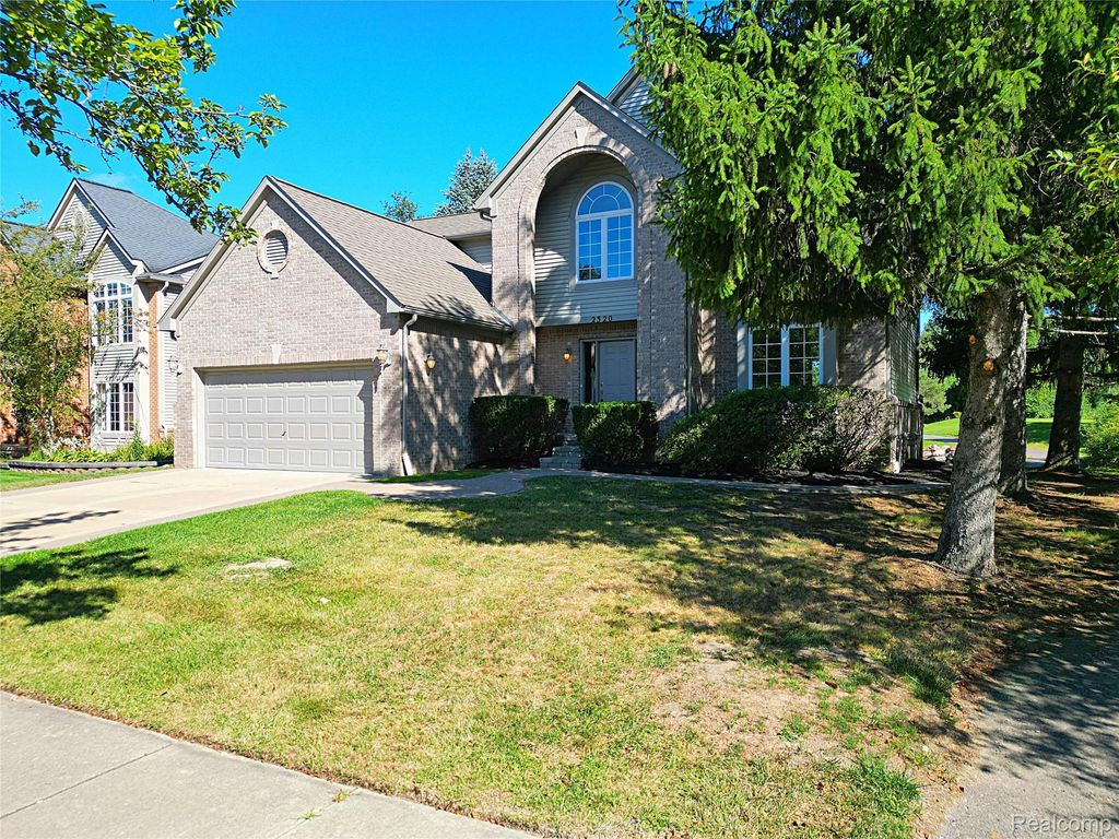 2320 Baltusrol Drive, Commerce Twp