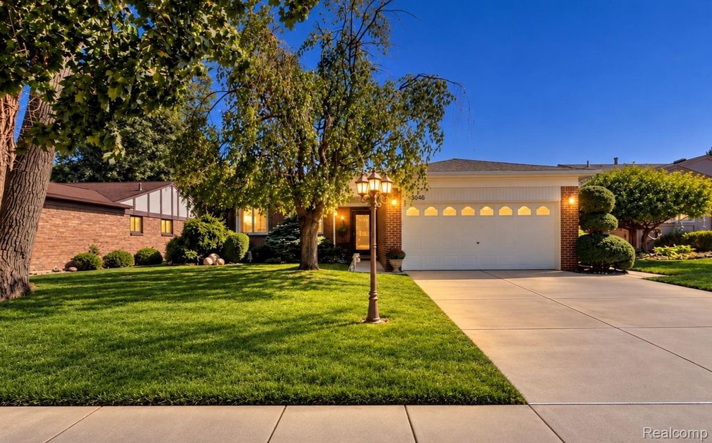 28046 Dowland Court, Warren