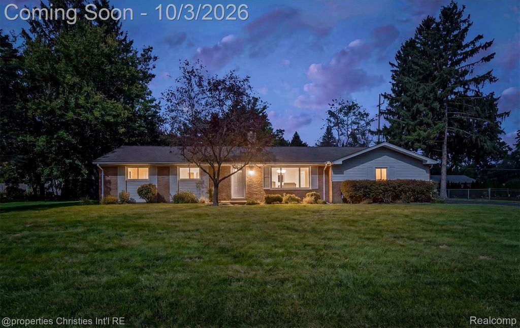 1311 Winchcombe Drive, Bloomfield Hills